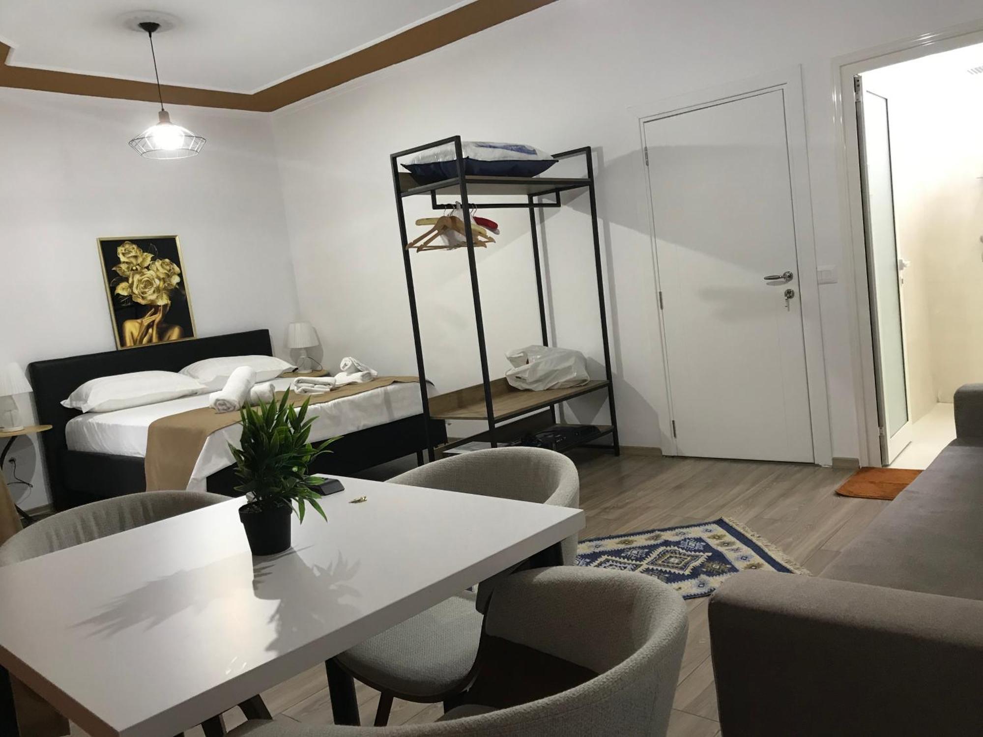 Apartment Square 21 *