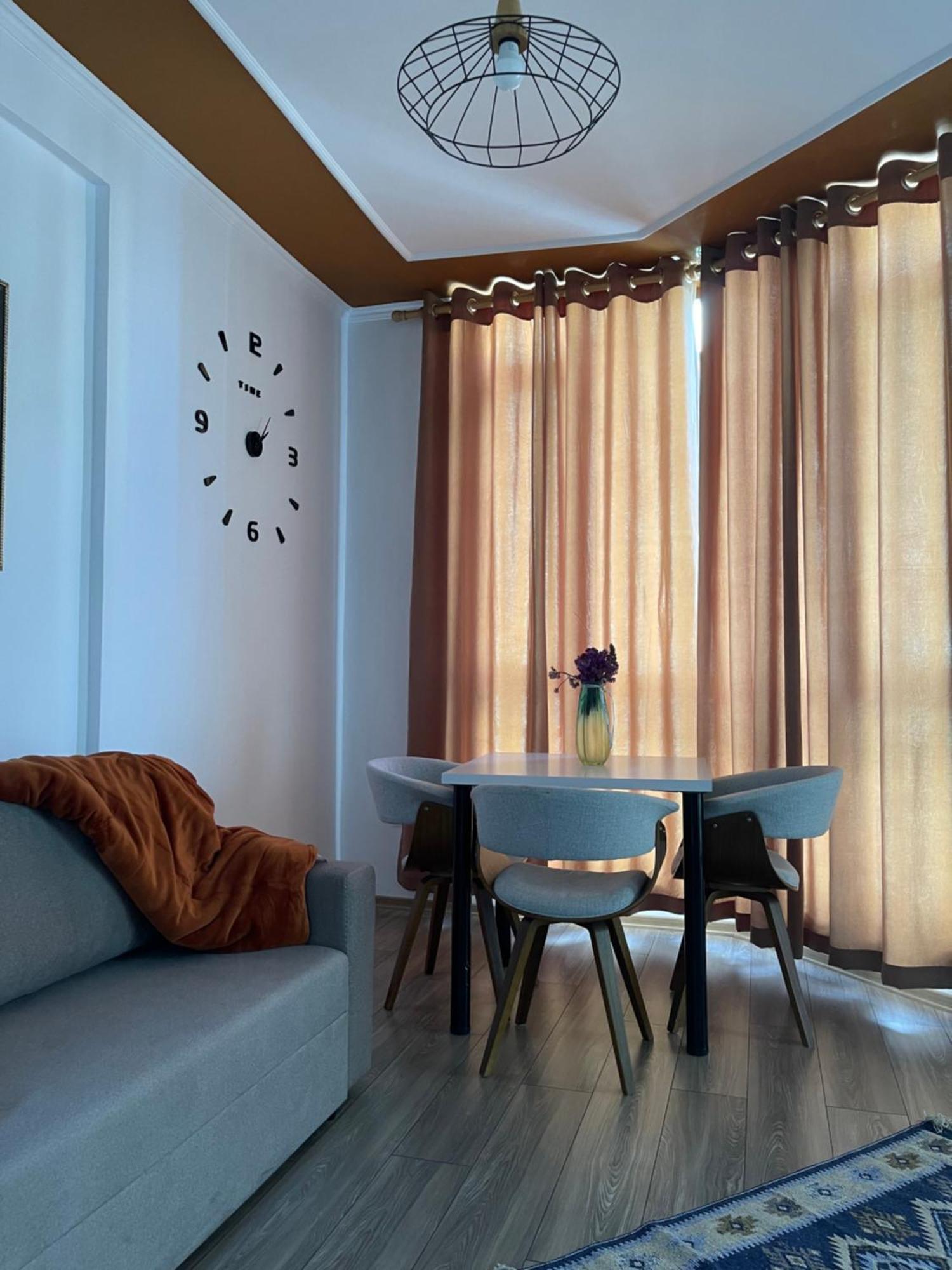 Square 21 Apartment